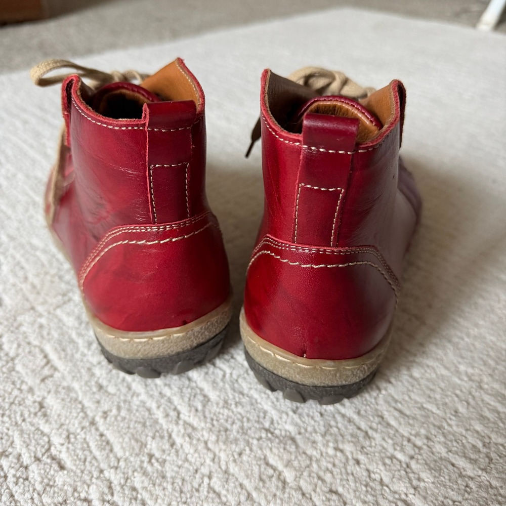 V Italia Red Leather Lace Up Ankle Boots Tan Trim Stitching Womens 38 US 7.5 - Picture 3 of 9